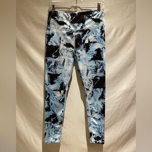 Black & Blue Smoke 3/4 Length Yoga Pant, size M